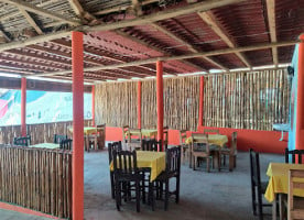 La Canoa inside