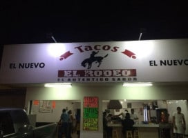 Tacos El Nuevo Rodeo food