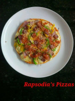 Rapsodias Pizza inside