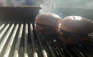 Vega Burger Las Auténticas Al Carbón food