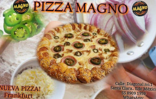 Pizza Magno food