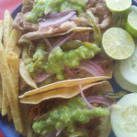 Taquería El Gallo food