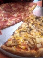 Vivela Pizza food