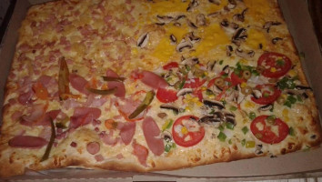 Dony's Pizza food