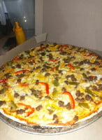 Salchi's Pizza food