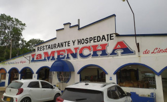 Hospedaje Y La Mencha outside