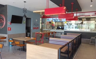 Pizza Hut Jinetes inside