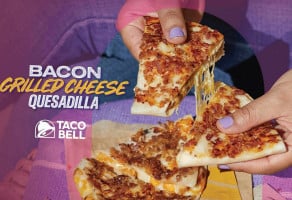 Taco Bell Calle 50 food