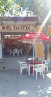 *el Tapatio* Hamburguesas Y Hot Dogs inside