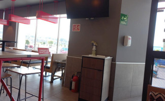 Pizza Hut inside