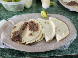 Tacos De Barbacoa “el Rayo” food