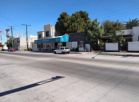 El Mangle Tacos Y Mariscos outside