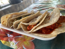 Tacos Y Gorditas El Mania food