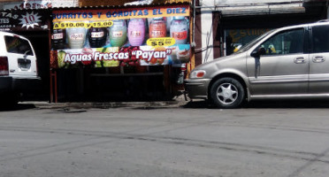 Burritos El Tom Cruz outside