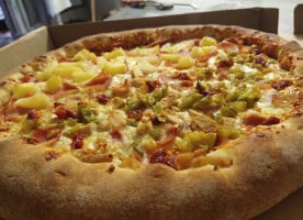 Bravo's Pizza food