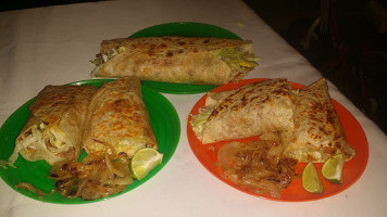 Taqueria El Reynoso food