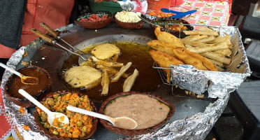 Quesadillas Y Tacos Dorados food