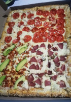 Brother Pizzas food