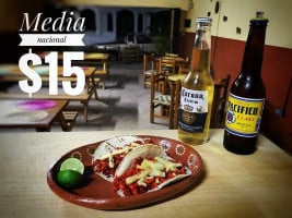 Taquería Los Meh-xas food