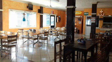 Mariscos Lindamar inside