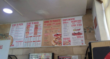 Pizza Hut Plaza Revolucion food