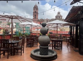 Bonanza Café Terraza inside