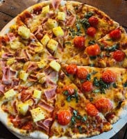 Pizzas Y Pastas La Toscana food