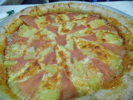 Regut Pizzas food