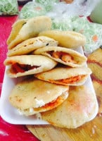 Tacos Y Gorditas Velia food