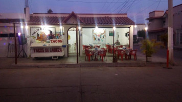 Tacos De Cabeza El Toño food