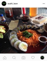 León Sushi food