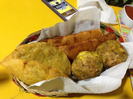 Empanadas Vallunas La Caleñita Las Nieves food