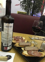 Vinea Ibericos Y Vinos food