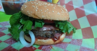 Ari's Burger food