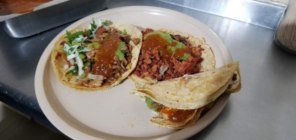 Taquería El Chino food