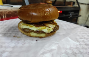 Vega Burger Las Auténticas Al Carbón food