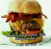 A La Burguer food