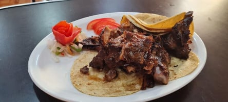 Taquería Los Tarasquitos food