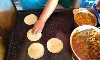 Tacos Y Gorditas Sixto 's food