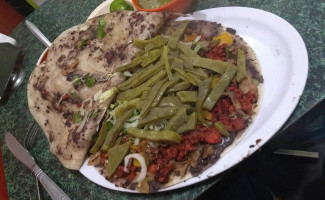 Huaraches Eligio's food