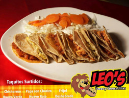 Tacos Leo's inside