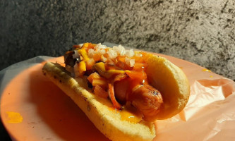 Hamburguesas Y Hot Dogs Al Carbon food