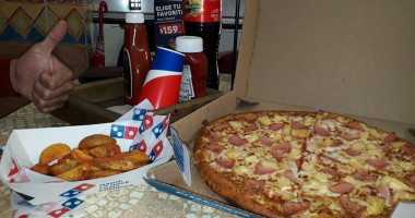 Domino's food