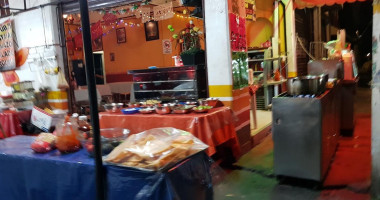 Taqueria La Curva food