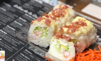 Iume Sushi food