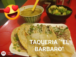 Taquería El Barbaro food