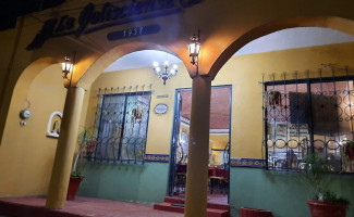 La Jaliciense outside