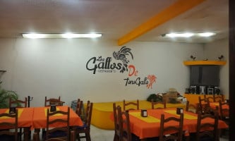 Los Gallos De Don Tono Gallo inside