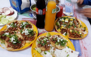 Taquería Y Parrilla Lupita food