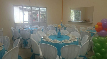 Los Ficus Salon De Eventos Y Banquetes food